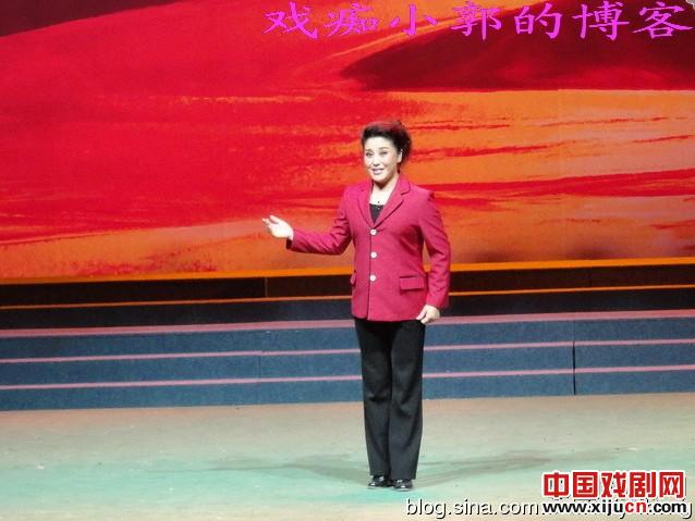 范静,李斌等演出新编豫剧《大江北去》