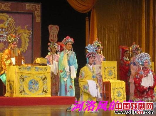 偃师市豫剧团演出豫剧《三哭殿》