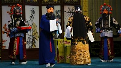 天津京剧院重排谭派经典 《问樵闹府·打棍出箱》上演