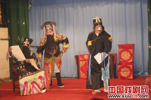 巴渠河川剧艺术展演基地挂牌演出传统折子戏《邱旺告贫》