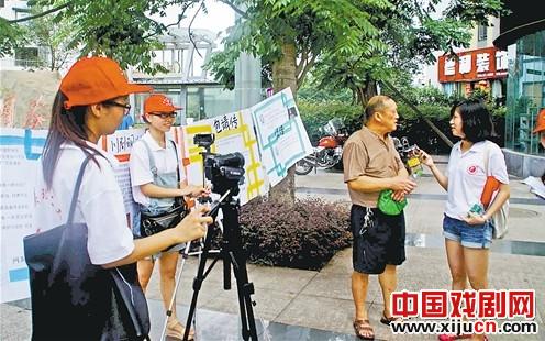 纪录片《与川剧同行》记录川剧生存现状