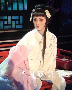 中国评剧院优秀演员王平演唱的《黛玉焚稿》将在道《欢天戏地》栏目播出