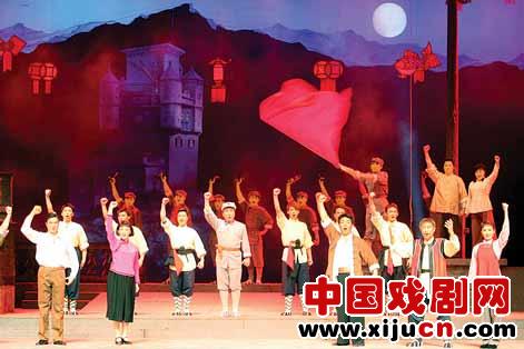 经典粤剧《山乡风云》上演座无虚席