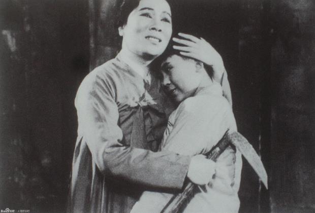 《金黛莱》(丁是娥.冯佩莉,1954)