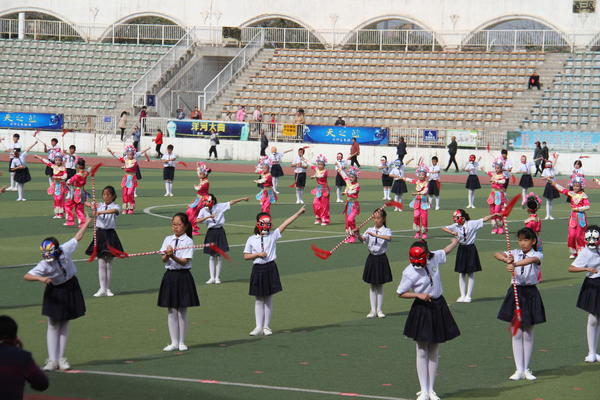 荥阳七小大型戏曲团体操献礼第七届中小学生体育节