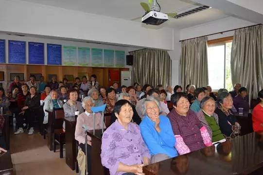 石湖荡镇常青藤沪剧沙龙队