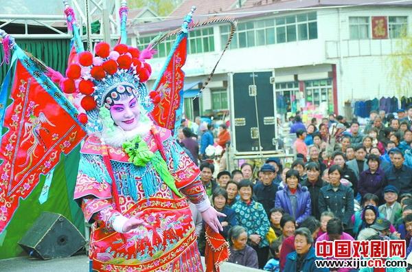 莱芜梆子唱响农闲时节