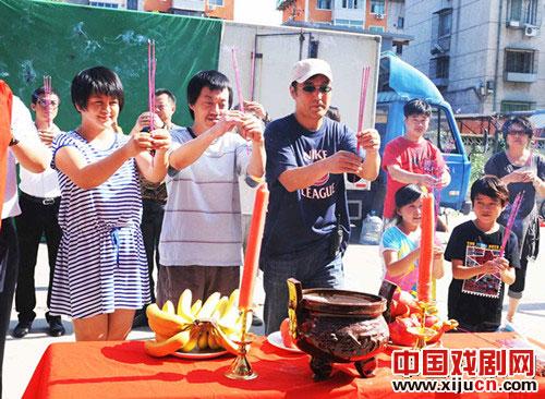 龙在天皮影剧团艺人冲击影视圈