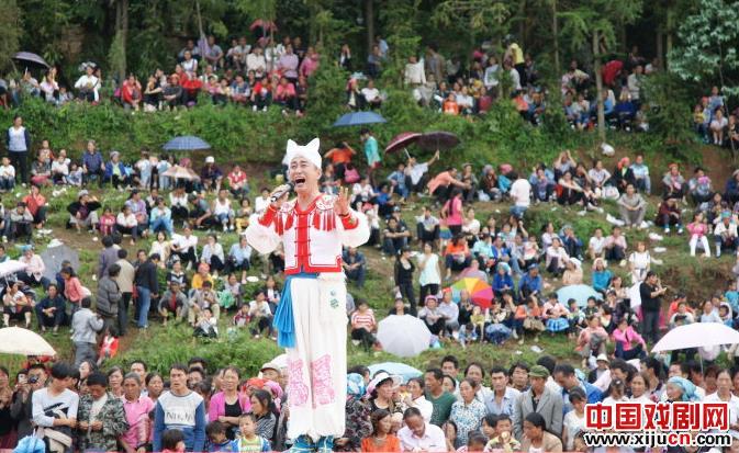 康保籍二人台演员梁增兵在首届中国&#8226;宣威山歌展演中荣获银奖