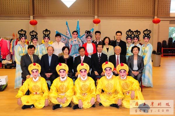 青年团在加拿大多伦多国庆献演首场圆满成功